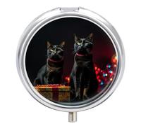 Pilulier rond à 3 compartiments avec motif chat assis sur une boîte cadeau, organiseur de médicaments décoratif portable pour poche ou sac à main, organiseur de vitamines