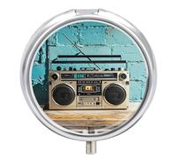 Pilulier vintage mural de radio Boombox à 3 compartiments - Pilulier rond pour le quotidien - Pour poche, sac à main, médicaments quotidiens - Pour contenir des vitamines, de l'huile de poisson -