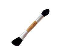 Pinceaux applicateur de contouring et highlighter en poudre.