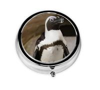 Pingouin africain, ce petit pilulier rond à trois compartiments est parfait pour stocker des médicaments quotidiens, des vitamines et en déplacement.