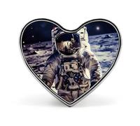 Pin's rond en métal léger et résistant, représentant un astronaute américain voyageant sur la Lune, idéal pour chemises, vestes et chapeaux.