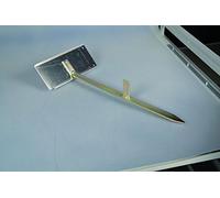 Piquet pour panneaux solaires avec plaque de maintien