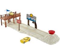 Pixar Disney Pixar Cars Coffret Circuit Entrainement sur La Plage, piste pour course de voitures avec véhicules Cruz Ramirez et Guido, jouet pour enfant, DVT47