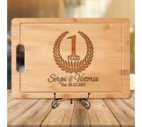 Planche à découper en bois personnalisée avec nom et année - Cadeau pour parents, couple, mari, épouse, lui, elle, homme et femme - Cadeau d'anniversaire, de Saint-Valentin