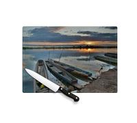 Planche à Découper en Verre Trempé - Barque de Pêche Rives d'un Lac Devant un Coucher de Soleil - Protection Plan Travail et Dessous Plat Résistant Chaleur 2 Tailles Imprimé en France