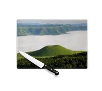 Planche à Découper en Verre Trempé - Volcan Endormi Couvert de Verdure Lac de Nuage Komezuka - Protection Plan Travail et Dessous Plat Résistant Chaleur 2 Tailles Imprimé en France