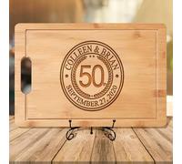 Planche à découper personnalisée avec nom et année gravés, cadeau pour parents, couple, mari, épouse, lui, elle, homme, femme, anniversaire, Noël, Saint-Valentin, anniversaire de mariage