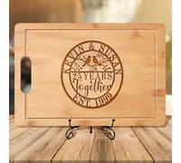 Planche à découper personnalisée en bois - Planche à charcuterie d'anniversaire gravée, cadeau pour couples, parents, pendaison de crémaillère, Saint-Valentin, Noël