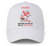 Planetee Casquette Blanche Damien maître du feu et de la chipolata | 5 Panneaux Polyester Recyclé 210 g/m² Taille Unique Réglable | Boucle Métal Œillets Brodés | Cadeau Barbecue Anniversaire Noël