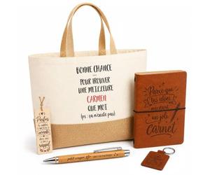 Planetee Coffret Cadeau Carmen Ça N'existe Pas | Sac Cabas Coton et Jute 18 L, Carnet, Stylo Bambou, Porte-Clés, Marque-Page | 5 Pièces Gravées | Anniversaire Noël