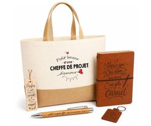 Planetee Coffret Cadeau Chef de Projet Sans Titre | Sac Cabas Coton et Jute 18 L, Carnet, Stylo Bambou, Porte-Clés, Marque-Page | 5 Pièces Gravées | Anniversaire Noël