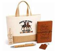 Planetee Coffret Cadeau Juste un gars qui adore les dobermans | Sac Cabas Coton et Jute 18 L, Carnet, Stylo Bambou, Porte-Clés, Marque-Page | 5 Pièces Gravées | Anniversaire Noël Papa de Chien