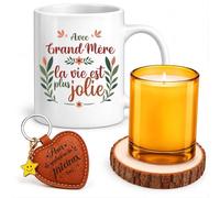 Planetee Coffret Mug Avec Grand-Mère la vie est plus jolie | Mug Céramique 330 ml, Bougie en Verre, Dessous de Verre Bois, Porte-Clés Cœur | 4 Pièces | Cadeau Anniversaire Noël