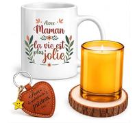 Planetee Coffret Mug Avec Maman la vie est plus jolie | Mug Céramique 330 ml, Bougie en Verre, Dessous de Verre Bois, Porte-Clés Cœur | 4 Pièces | Cadeau Anniversaire Noël