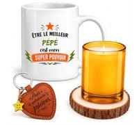 Planetee Coffret Mug Être le meilleur Pépé c'est mon super pouvoir | Mug Céramique 330 ml, Bougie en Verre, Dessous de Verre Bois, Porte-Clés Cœur | 4 Pièces | Cadeau Anniversaire Noël