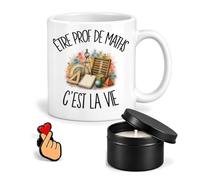 Planetee Coffret Mug Être Prof de Maths c'est la Vie | Céramique 330 ml, Bougie Parfumée en Boîte Métal, Pin's Cœur | 3 Pièces | Cadeau Noël Fin d'Année École Remerciement
