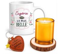 Planetee Coffret Mug Eugénie la Plus Belle | Céramique 330 ml, Bougie en Verre, Sous-Verre Bois, Porte-Clés Cœur | 4 Pièces | Cadeau Femme Anniversaire Fête Noël Original