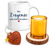 Planetee Coffret Mug Eugénie Pas Comme les Autres | Céramique 330 ml, Bougie en Verre, Sous-Verre Bois, Porte-Clés Cœur | 4 Pièces | Cadeau Femme Anniversaire Fête Noël Original