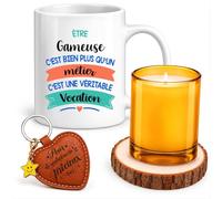 Planetee Coffret Mug Gameuse une Vocation | Céramique 330 ml, Bougie en Verre, Sous-Verre Bois, Porte-Clés Cœur | 4 Pièces | Cadeau Collègue Femme Départ Retraite Remerciement