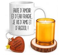 Planetee Coffret Mug Je Vis d'Amis et d'Alcool | Mug Céramique 330 ml, Bougie en Verre, Dessous de Verre Bois, Porte-Clés Cœur | 4 Pièces | Cadeau Saint-Valentin Anniversaire Couple Noël