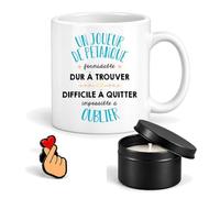 Planetee Coffret Mug Joueur de Pétanque Impossible à Oublier | Céramique 330 ml, Bougie Parfumée en Boîte Métal, Pin's Cœur | 3 Pièces | Cadeau Noël Homme Passionné Humour Original Anniversaire