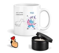 Planetee Coffret Mug Les Autres Chercheurs et Moi | Céramique 330 ml, Bougie Parfumée en Boîte Métal, Pin's Cœur | 3 Pièces | Cadeau Noël Collègue Homme Départ Retraite Remerciement
