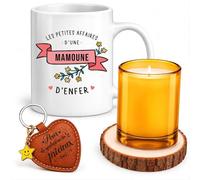 Planetee Coffret Mug Les petites affaires d'une Mamoune d'enfer | Mug Céramique 330 ml, Bougie en Verre, Dessous de Verre Bois, Porte-Clés Cœur | 4 Pièces | Cadeau Anniversaire Noël