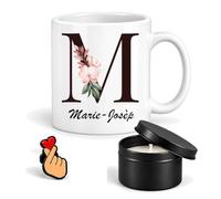 Planetee Coffret Mug Marie-Josèphe Lettre Fleurie | Céramique 330 ml, Bougie Parfumée en Boîte Métal, Pin's Cœur | 3 Pièces | Cadeau Noël Femme Anniversaire Fête Original