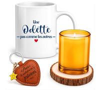 Planetee Coffret Mug Odette Pas Comme les Autres | Céramique 330 ml, Bougie en Verre, Sous-Verre Bois, Porte-Clés Cœur | 4 Pièces | Cadeau Femme Anniversaire Fête Noël Original