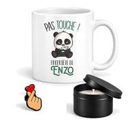 Planetee Coffret Mug Pas Touche Propriété d'Enzo | Céramique 330 ml, Bougie Parfumée en Boîte Métal, Pin's Cœur | 3 Pièces | Cadeau Homme Anniversaire Fête Noël Original