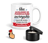 Planetee Coffret Mug Une Auxiliaire de Puériculture Incroyable | Céramique 330 ml, Bougie Parfumée en Boîte Métal, Pin's Cœur | 3 Pièces | Cadeau Noël Nounou Crèche Fin d'Année Merci