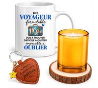 Planetee Coffret Mug Voyageur Impossible à Oublier | Céramique 330 ml, Bougie en Verre, Sous-Verre Bois, Porte-Clés Cœur | 4 Pièces | Cadeau Collègue Homme Départ Retraite Remerciement