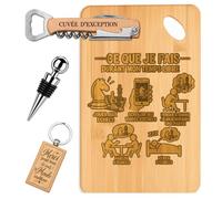 Planetee Coffret Planche à Découper Échecs Temps Libre | Bambou Gravé, Tire-Bouchon, Bouchon à Vin, Porte-Clés | 4 Pièces | Cadeau Noël Homme Passionné Humour Original Anniversaire