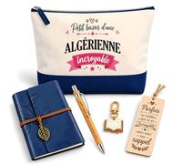 Planetee Coffret Pochette Petit Bazar d'une Algérienne Incroyable | Pochette Coton, Carnet Similicuir, Stylo Bambou, Marque-Page Bois, Porte-Clés Livre | 5 Pièces | Cadeau Noël Femme Anniversaire