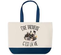 Planetee Grand Sac Cabas Fond Bleu Être tatoueuse c'est la vie | Toile de Coton 170 g/m² 27 L Poche Intérieure Anses 64 cm | Courses Shopping Plage | Cadeau Artiste Femme Homme Anniversaire Noël