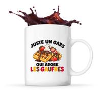 Planetee Mug Juste un gars qui adore les gaufres | Tasse en Céramique 330 ml Recto Verso Passe au Lave-Vaisselle | Café Thé Bureau Maison | Cadeau Gourmand Collègue Anniversaire Noël