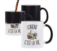 Planetee Mug Magique Lorient c’est la vie | Tasse Thermosensible, le Motif Apparaît à la Chaleur | Céramique 300 ml Recto Verso | Cadeau Lorientais Lorientaise Collègue Anniversaire Noël