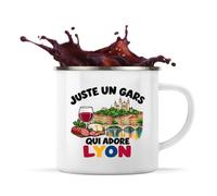 Planetee Mug Métal Émaillé Juste un gars qui adore Lyon | Tasse de Camping 300 ml Recto Verso Passe au Lave-Vaisselle | Randonnée Bivouac Bureau | Cadeau Lyonnais Homme Femme Anniversaire
