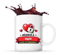 Planetee Mug Réservé à Ingrid - accès VIP uniquement | Tasse en Céramique 330 ml Recto Verso Passe au Lave-Vaisselle | Café Thé Bureau Maison | Cadeau Amoureux Amoureuse Collègue Anniversaire Noël