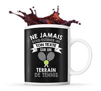 Planetee Mug Terrain de Tennis Prénom métier âge Personnalisable | Tasse drôle pour Tennisman | idée cadeau anniversaire Noël fête des Pères