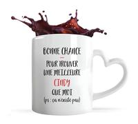Planetee Tasse anse Coeur Cindy ça n'existe pas | Mug avec anse en forme de Coeur | Idée Cadeau Prénom Surnom Nom de Famille Humour Collègue Travail Anniversaire Noël