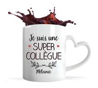 Planetee Tasse anse Coeur Mélanie Une Super Collègue Femme | Mug avec anse en forme de Coeur | Idée Cadeau Prénom Surnom Nom de Famille Humour Collègue Travail Métier Départ Retraite