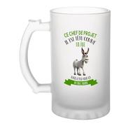 Planetee Verre à Bière Ce chef de projet il est têtu comme un âne mais c'est pour ça qu'on l'adore | Chope Givrée en Verre Trempé 470 ml à Anse Recto Verso | Apéro Bar Bistrot Match