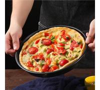 Plaque de cuisson à pizza en acier au carbone avec résistance aux hautes températures et revêtement antiadhésif, conçue pour une répartition uniforme de la chaleur et des bords profonds pour contenir