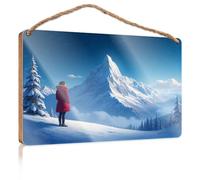 Plaque de porte à suspendre « A Person in A Red Coat Stands On A Snowy Hill, Gazing At A Majestic Mountain Range » - Panneau de porte amusant pour la maison et le bureau - 20 x 30 cm