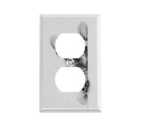 Plaque de prise murale avec un adorable bouledogue français qui jette un coup d'œil, plaque pour interrupteur double, plaque pour prise simple ou double.