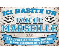 Plaque de tôle décorative résistante aux intempéries pour fans de football, ici habite un fan de Marseille - panneau mural, panneau de porte, panneau de but, phrase amusante sur le football, article