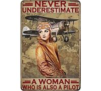 Plaque Metal Une Femme Qui Est Aussi Aviatrice Plaque Décoration Vintage Affiche Poster Plaque Rétro Métal Tôle Signe Pour Café Bar Pub Club 30x40cm