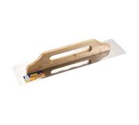 Platoir crénelé 500 x 130 mm, idéal pour lisser et niveler les surfaces dans les travaux de construction et de réparation.