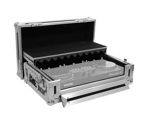 Plugger Case, Flight case professionnel pour contrôleur Pioneer DJ DDJ-REV1. Flight-case en multiplis noir 9mm, cornières aluminium, roulettes, pour contrôleur DJ USB, avec tablette pour PC portable.